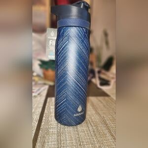 Manna Blue Stainless Steel 24 Ounces Thermos Water Bottle NEW